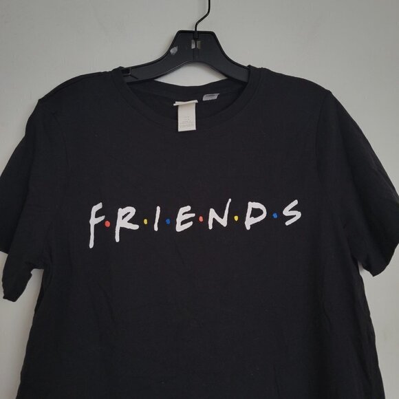 H&M Classic WB Friends Graphic Spell Out Black Short Sleeve Tee Shirt Sz Medium - Picture 5 of 10